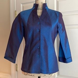 Filigree buttons down shirt